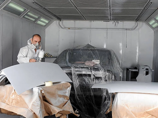 Jak prawidłowo czyścić i przechowywać kubek z farbą w sprayu